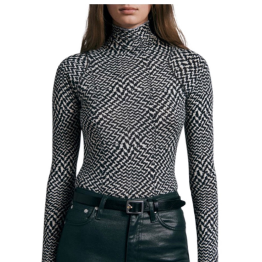 Women’s Geo Print Paneled Funnel Neck Top